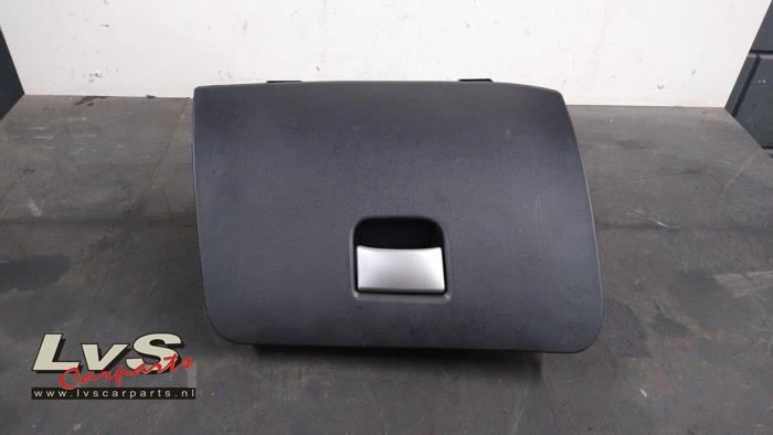 Alfa Romeo Mito Glovebox