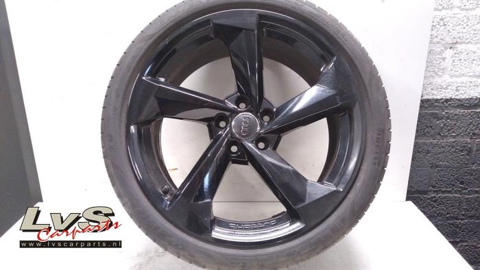 Audi A5 Wheel + tyre