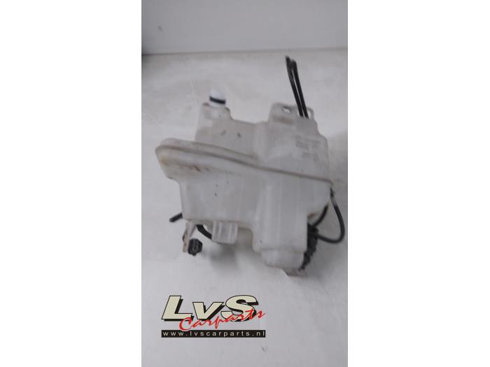 Mazda 6. Front windscreen washer reservoir