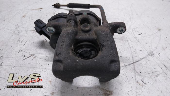 Mazda 6. Bremszange links hinten