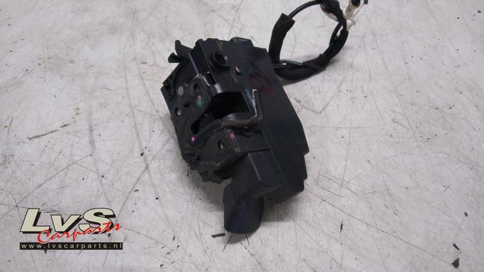 Peugeot 308 Serrure portière mécanique 4portes avant droite