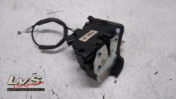 Hyundai I20 Front door lock mechanism 4-door, right