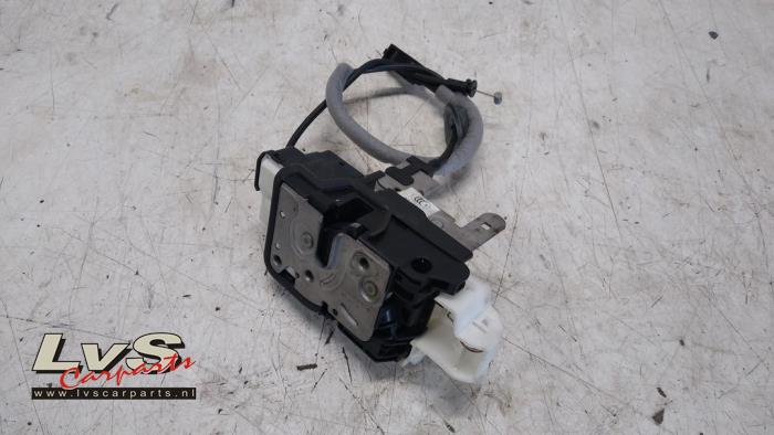 Volvo V40 Deurslot Mechaniek 4Deurs links-voor