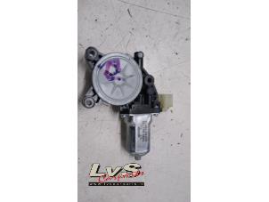 Gebruikte Raammotor Portier Kia Soul I (AM) 1.6 CVVT 16V Prijs € 30,00 Margeregeling aangeboden door LvS Carparts