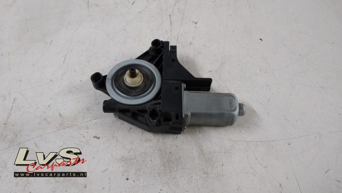 Volvo V40 Door window motor