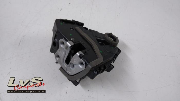 Renault Captur Serrure portière mécanique 4portes avant droite