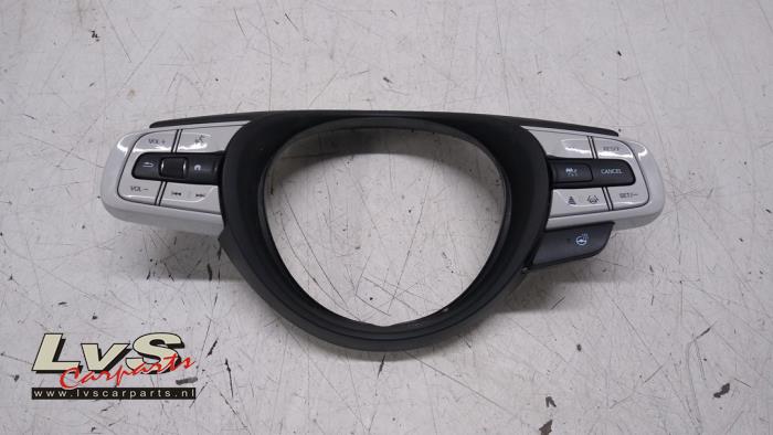 Honda Jazz Steering wheel mounted radio control