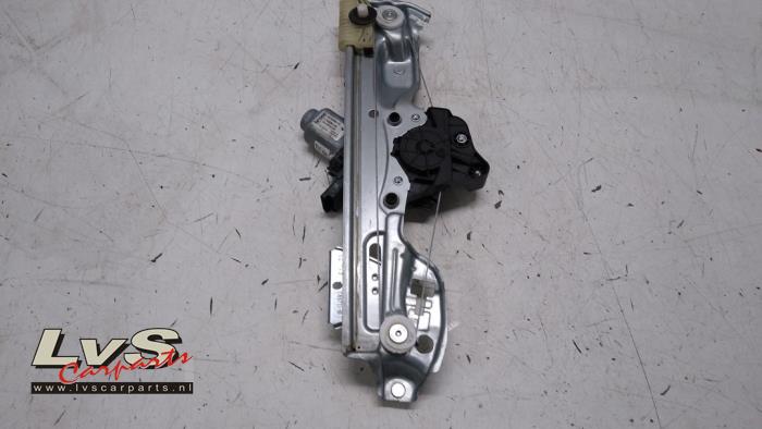 Renault Megane Mécanique vitre 4portes arrière droite