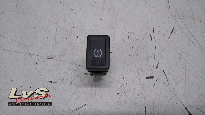 Suzuki Celerio Pressure switch