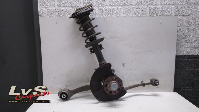 Mercedes E-Klasse Stoßdämpferstrebe links vorne