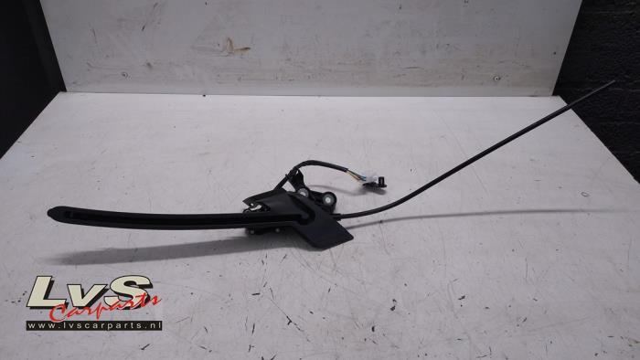 Mercedes E-Klasse Moteur de cache-bagages gauche