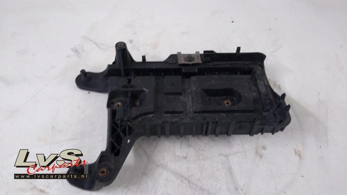 Volkswagen Golf Battery box