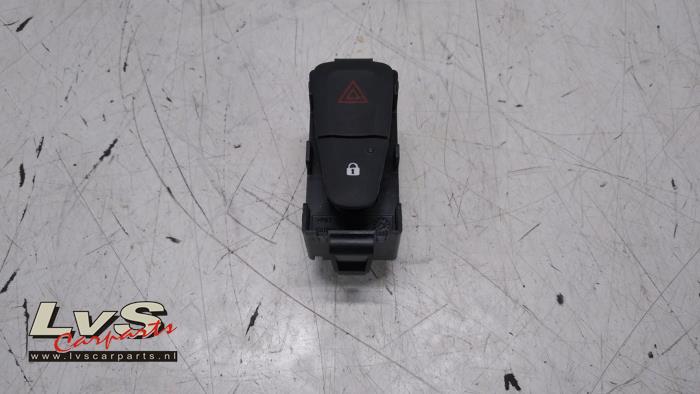 Dacia Dokker Panic lighting switch