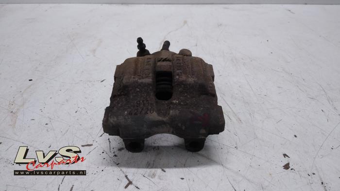 BMW X1 Remklauw (Tang) rechts-achter