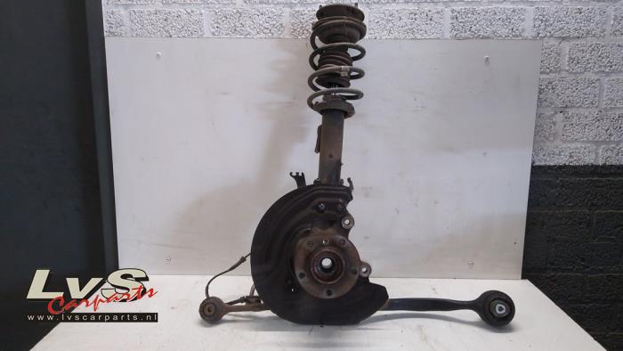 BMW X1 Stoßdämpferstrebe links vorne