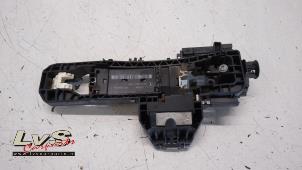 Gebruikte Deurgreep 4Deurs links-achter Mercedes C Estate (S204) 2.2 C-200 CDI 16V BlueEFFICIENCY Prijs € 25,00 Margeregeling aangeboden door LvS Carparts