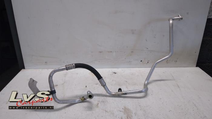 Opel Vivaro Air conditioning line