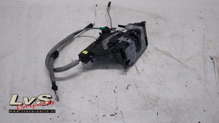 Mercedes Vito Deurslot Mechaniek 2Deurs rechts