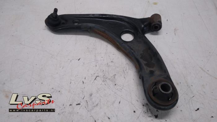 Toyota Yaris Querlenker links vorne