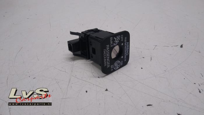 Toyota Yaris Airbag Schloss