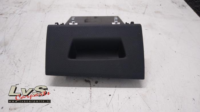 BMW 1-Série Compartiment de rangement