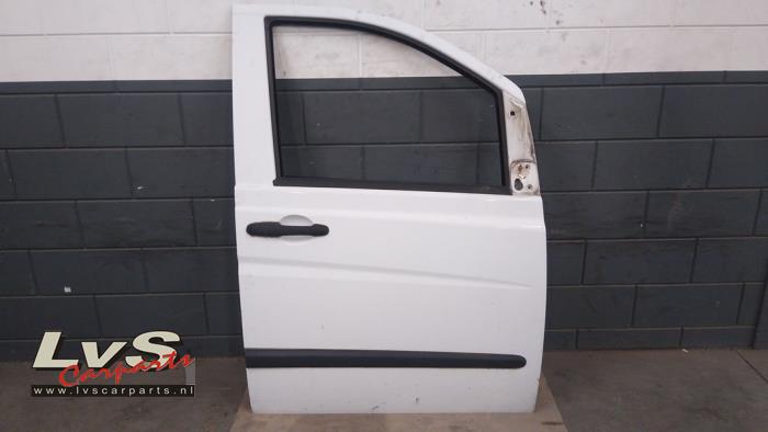 Mercedes Vito Door 2-door, right
