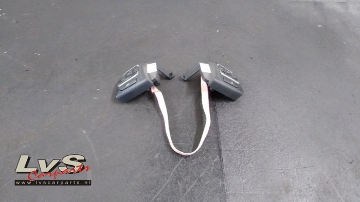Seat Toledo Steering wheel mounted radio control