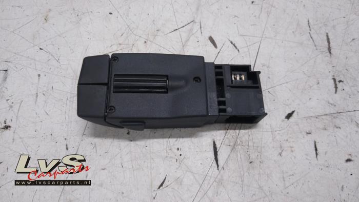Renault Twingo Steering wheel mounted radio control
