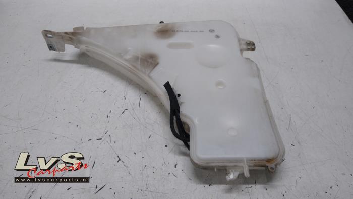 BMW 3-Serie Front windscreen washer reservoir