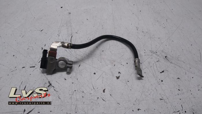 BMW 3-Serie Batteriepol