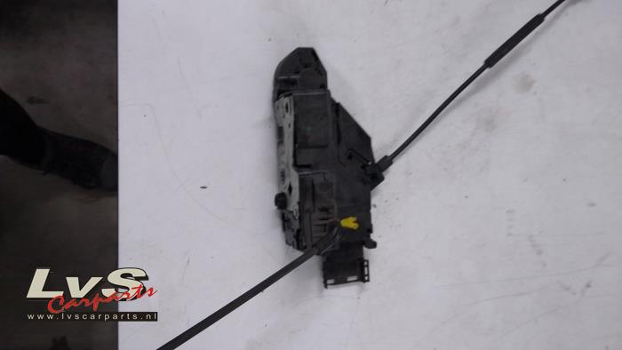 Citroen C3 Picasso Front door lock mechanism 4-door, right