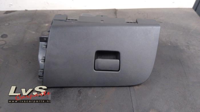 Opel Astra Dashboardkastje