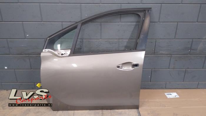 Peugeot 208 Tür 4-türig links vorne