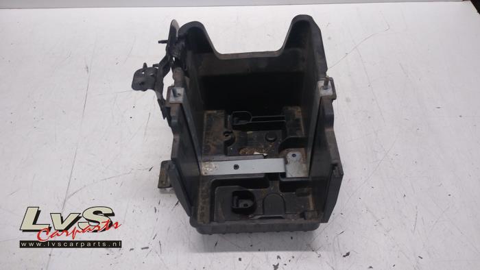 Ford B-Max Battery box