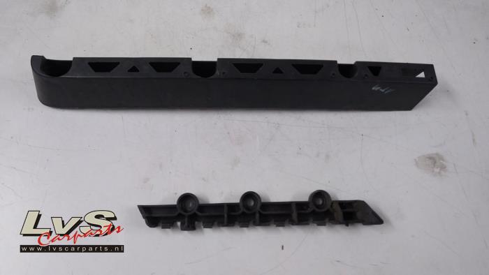 Skoda Fabia Stoßstangenstütze links hinten