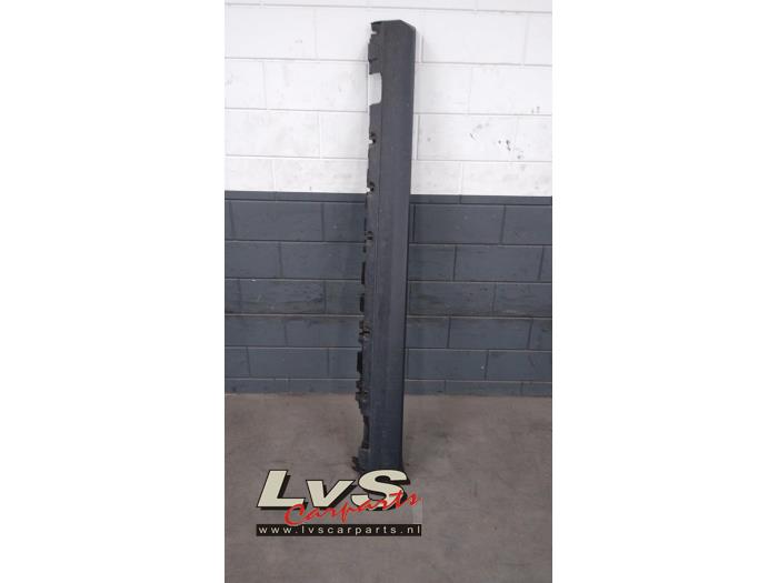 Mercedes GLK-Klasse Jupe gauche