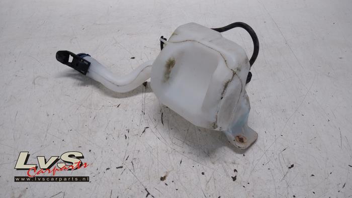 Alfa Romeo Mito Front windscreen washer reservoir