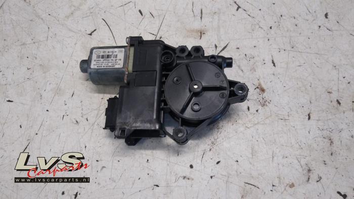 Hyundai IX20 Door window motor