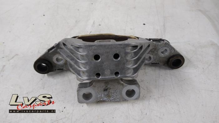 Opel Astra Engine mount