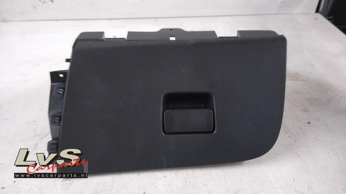Opel Astra Dashboardkastje