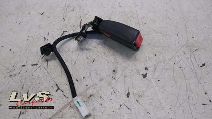 Hyundai I10 Rear seatbelt buckle, left