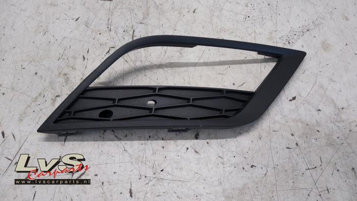 Seat Leon Bumper grille