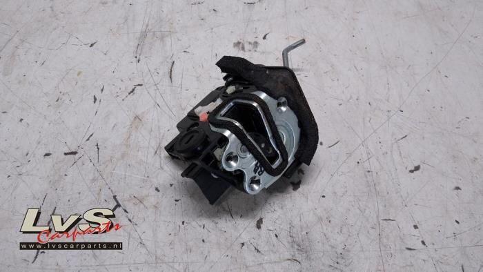 Kia Picanto Serrure portière mécanique 4portes arrière droite