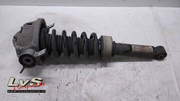 Audi Q7 Stoßdämpfer links hinten