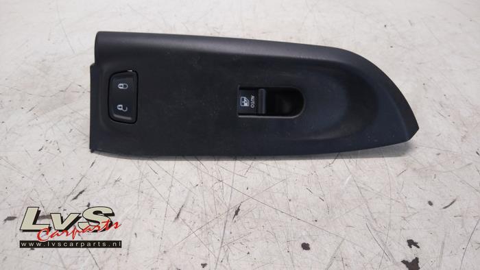 Fiat 500X Electric window switch