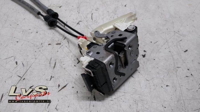 Fiat 500X Deurslot Mechaniek 4Deurs links-achter