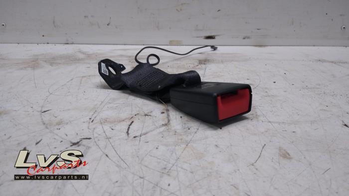 Opel Corsa Sicherheitsgurt Schließe Mitte hinten