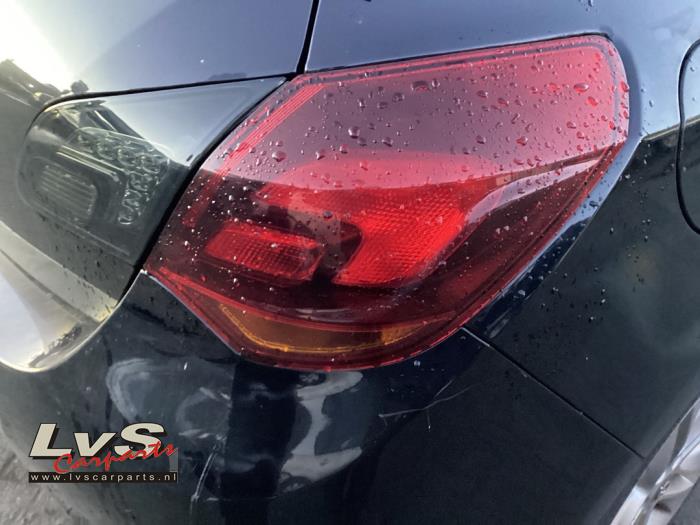 Opel Astra Feu arrière droit