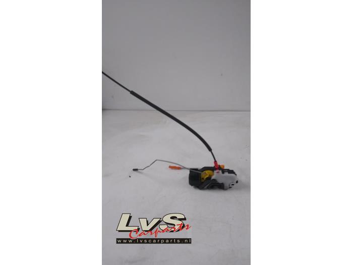 Opel Zafira Deurslot Mechaniek 4Deurs links-voor