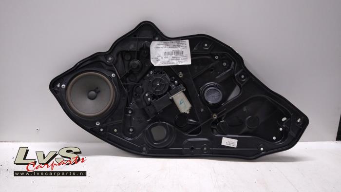 Alfa Romeo Giulietta Rear door window mechanism 4-door, right